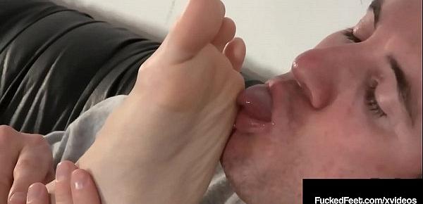 Pale Hottie Amanda Gives Footjob With Size 9 Wrinkled Soles!
